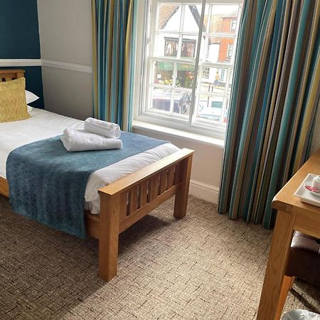 The Swan Inn Sturminster Newton Room photo
