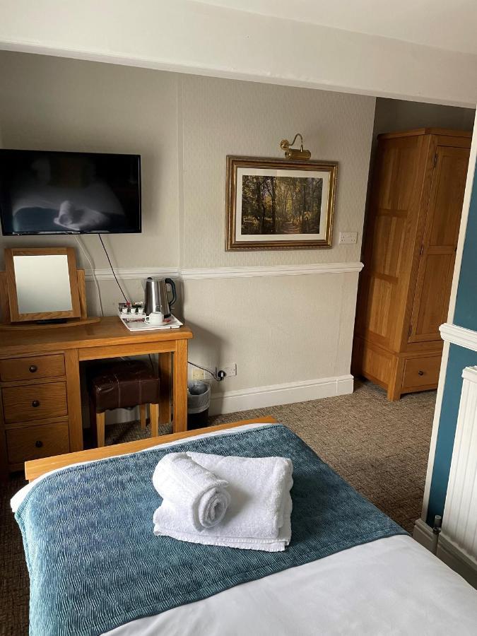 The Swan Inn Sturminster Newton Room photo