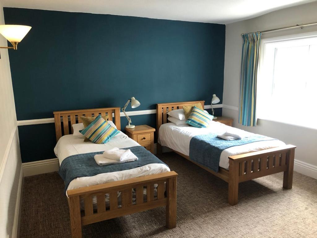 The Swan Inn Sturminster Newton Room photo